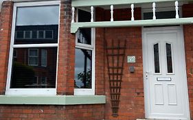 Pass The Keys Amazing, Newly Renovated 5Bedroom House Sleeps 10