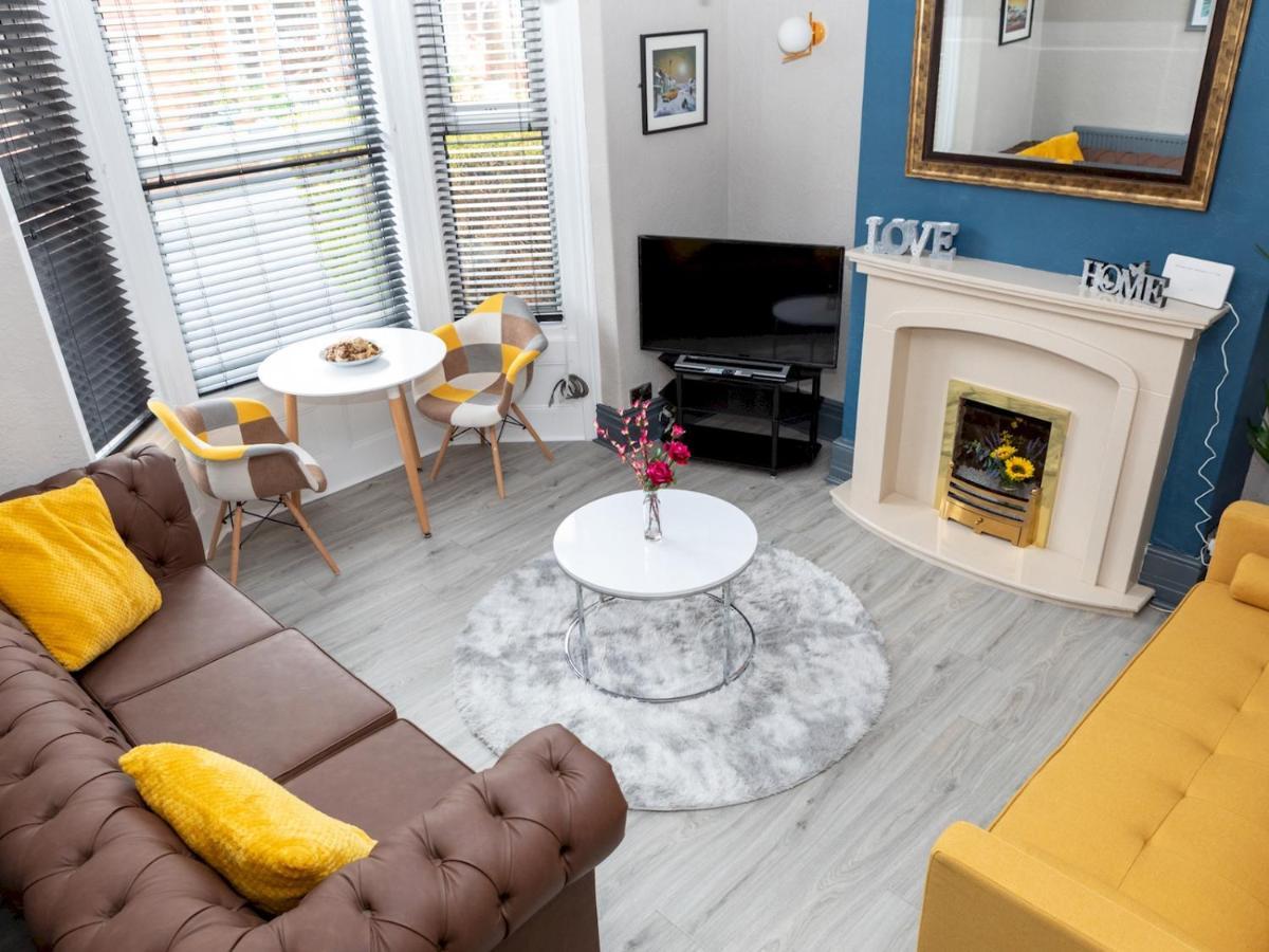 Pass The Keys Amazing, Newly Renovated 5Bedroom House Sleeps 10 Scarborough Exterior photo
