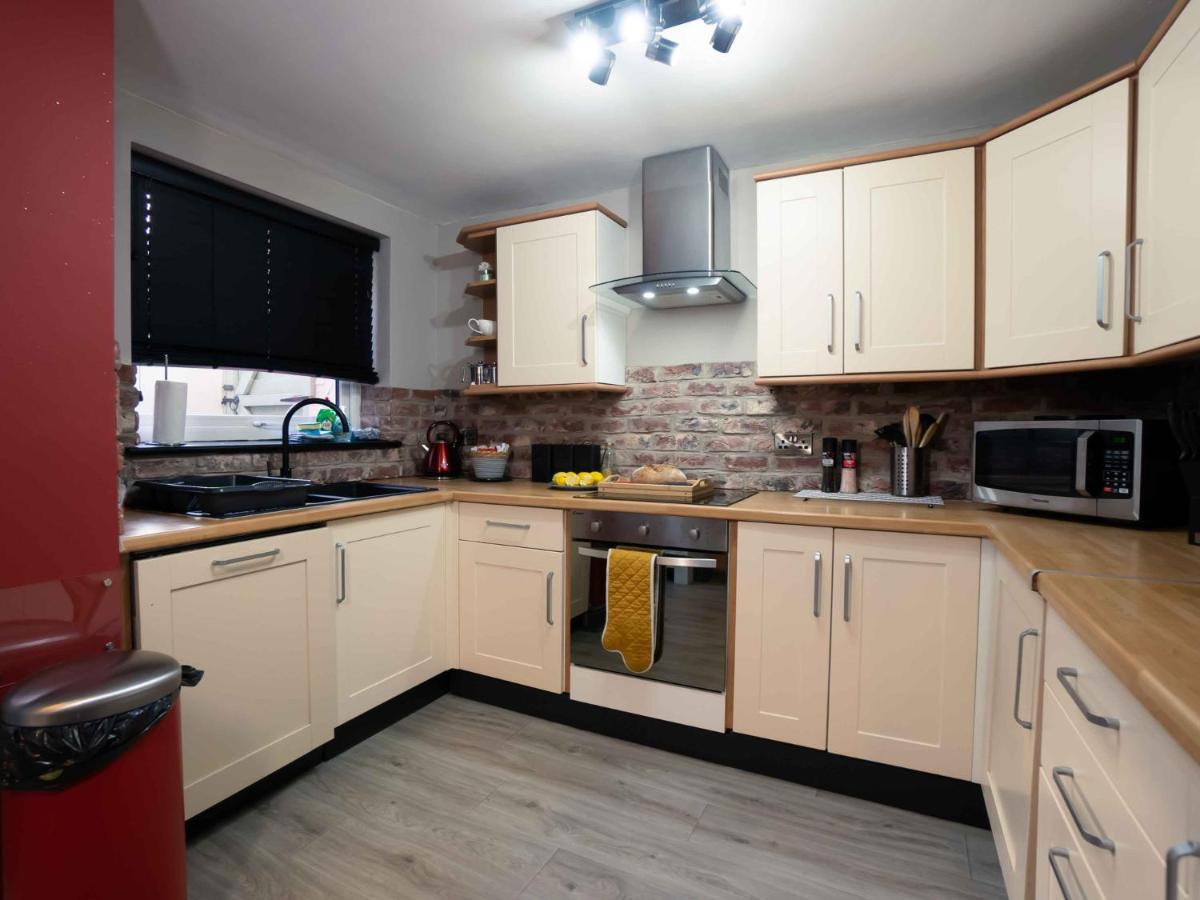 Pass The Keys Amazing, Newly Renovated 5Bedroom House Sleeps 10 Scarborough Exterior photo