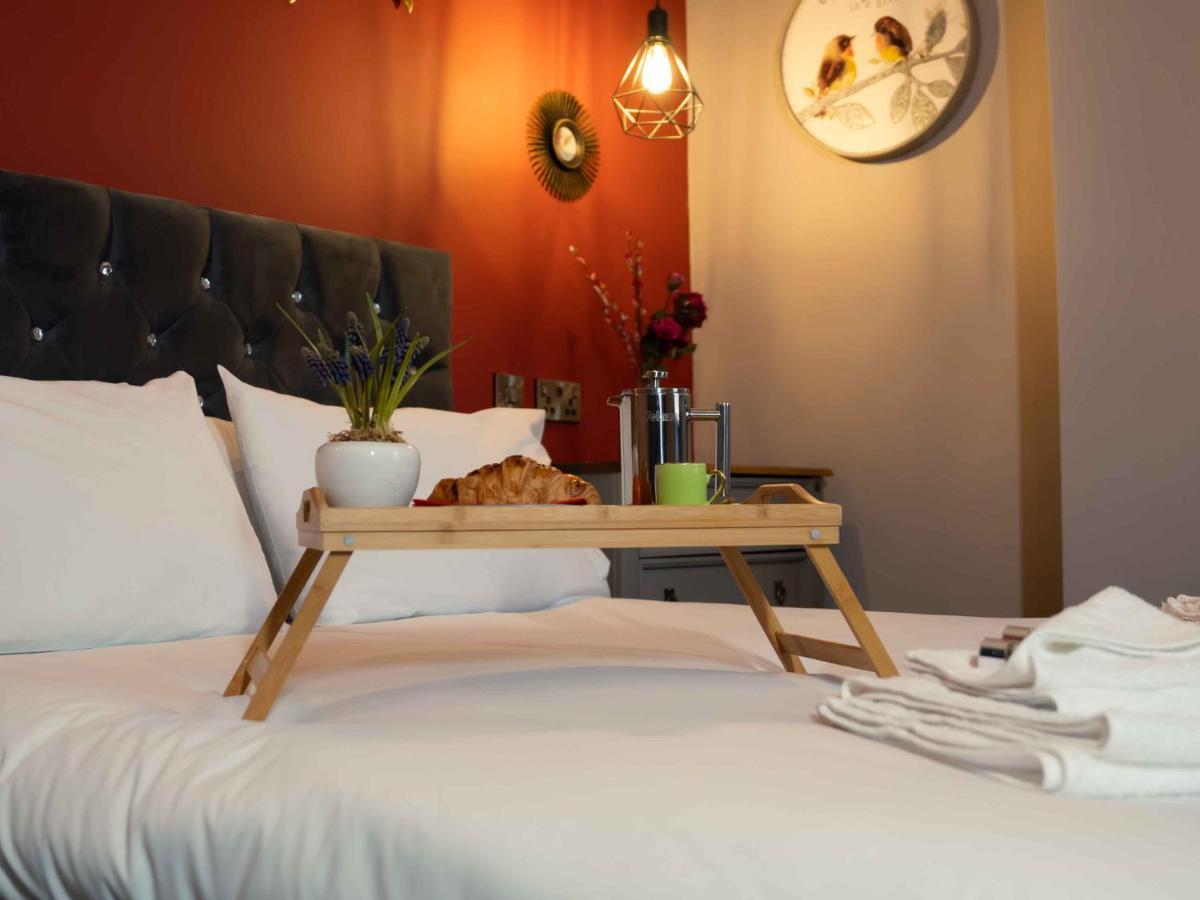 Pass The Keys Amazing, Newly Renovated 5Bedroom House Sleeps 10 Scarborough Exterior photo