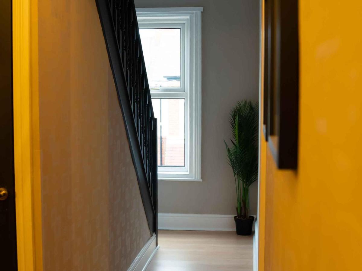 Pass The Keys Amazing, Newly Renovated 5Bedroom House Sleeps 10 Scarborough Exterior photo