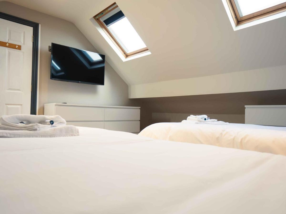 Pass The Keys Amazing, Newly Renovated 5Bedroom House Sleeps 10 Scarborough Exterior photo