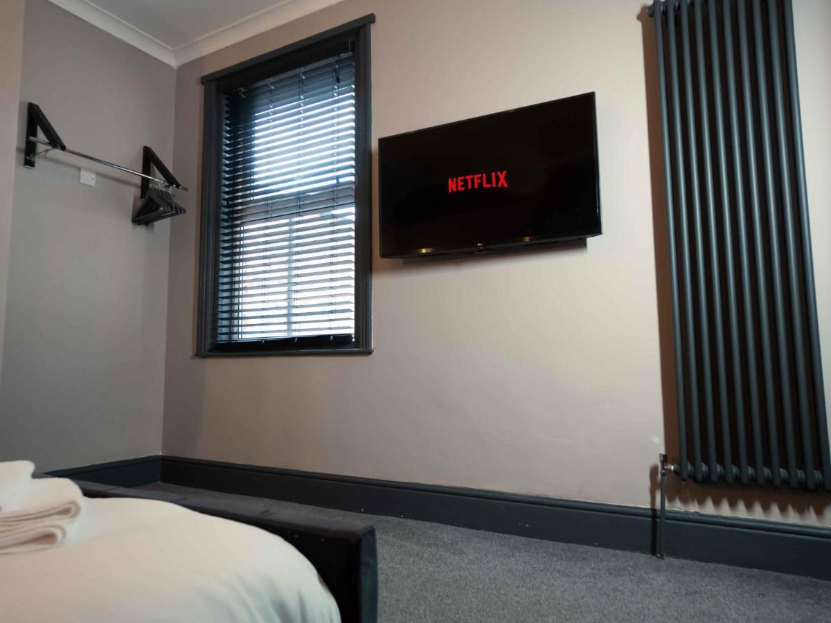 Pass The Keys Amazing, Newly Renovated 5Bedroom House Sleeps 10 Scarborough Exterior photo